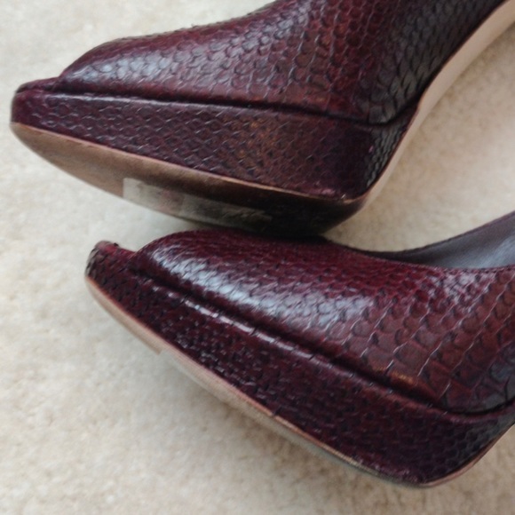 Christian Dior Purple Python Miss Peep Toe Platform Pumps Size 39.5 - Picture 9 of 9